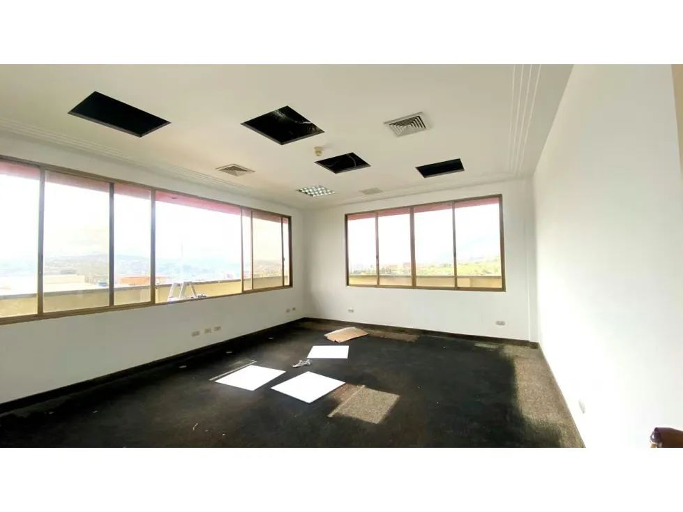 Oficina En Alquiler 245m2 en Boleita Norte - 19