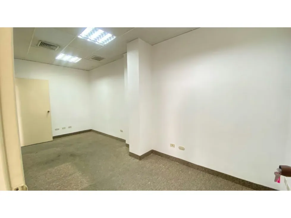 Oficina En Alquiler 245m2 en Boleita Norte - 8