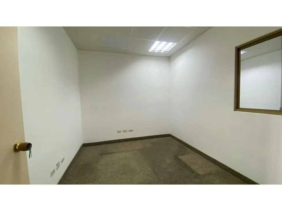 Oficina En Alquiler 245m2 en Boleita Norte - 10
