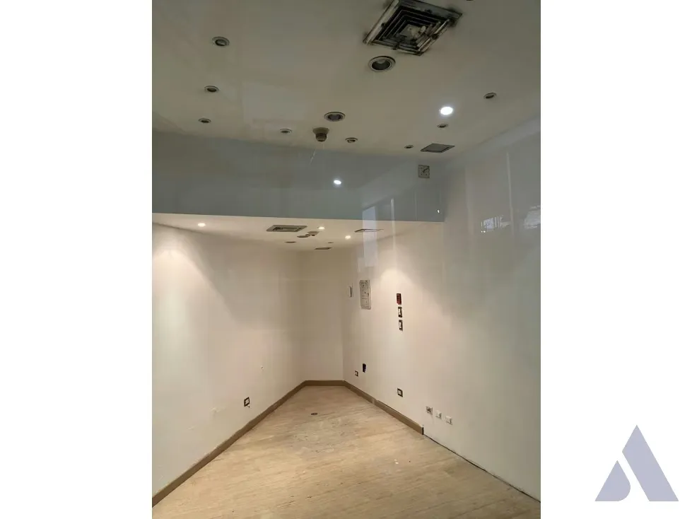 Se vende local comercial 16,35m2 CC San Ignacio La Castellana 9462 - 6