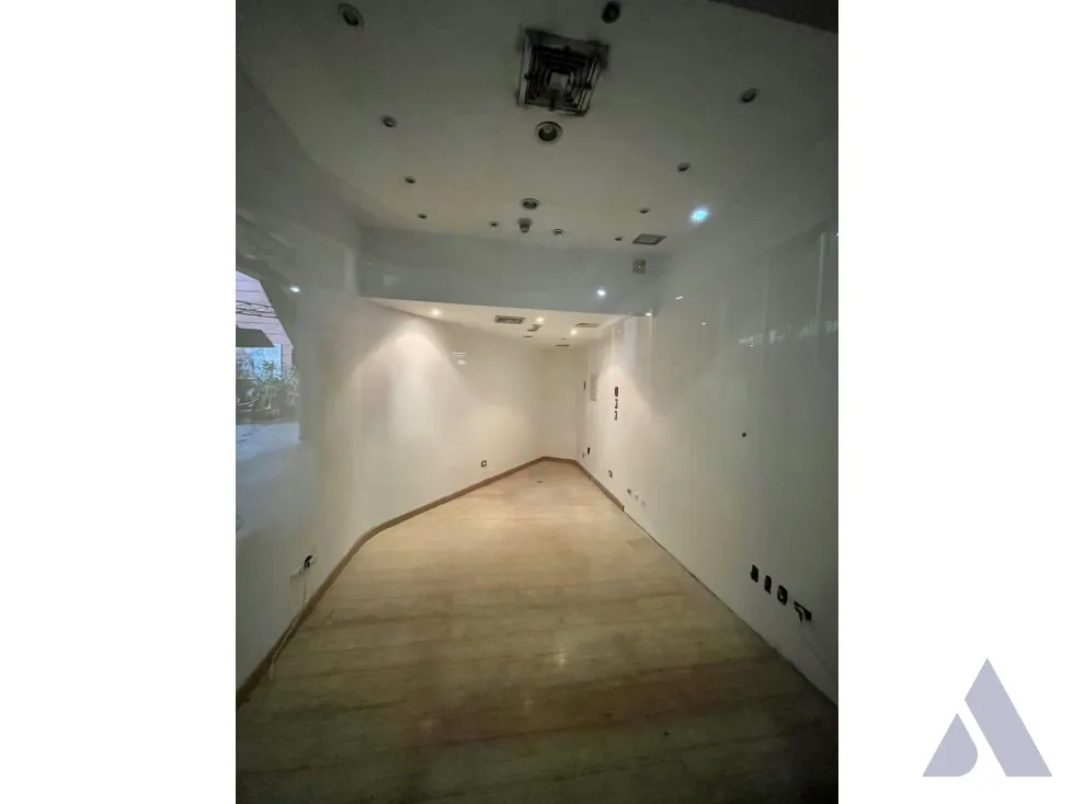 Se vende local comercial 16,35m2 CC San Ignacio La Castellana 9462 - 7