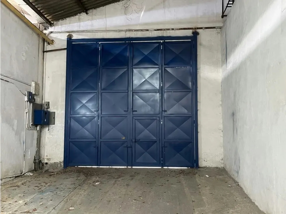 Alquilo galpon 612m2 Boleita 5896
