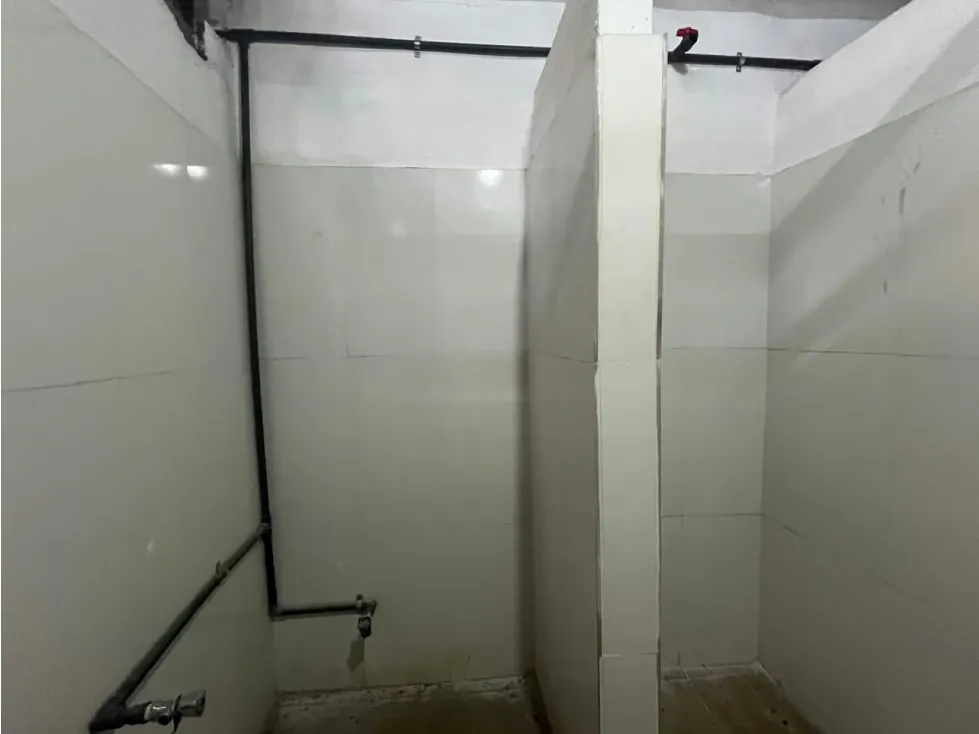 Alquilo galpon 612m2 Boleita 5896 - 9