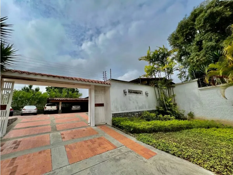 Copia de Se vende casa 690m2 3h+2s+ch/11b/13p La Lagunita - 2