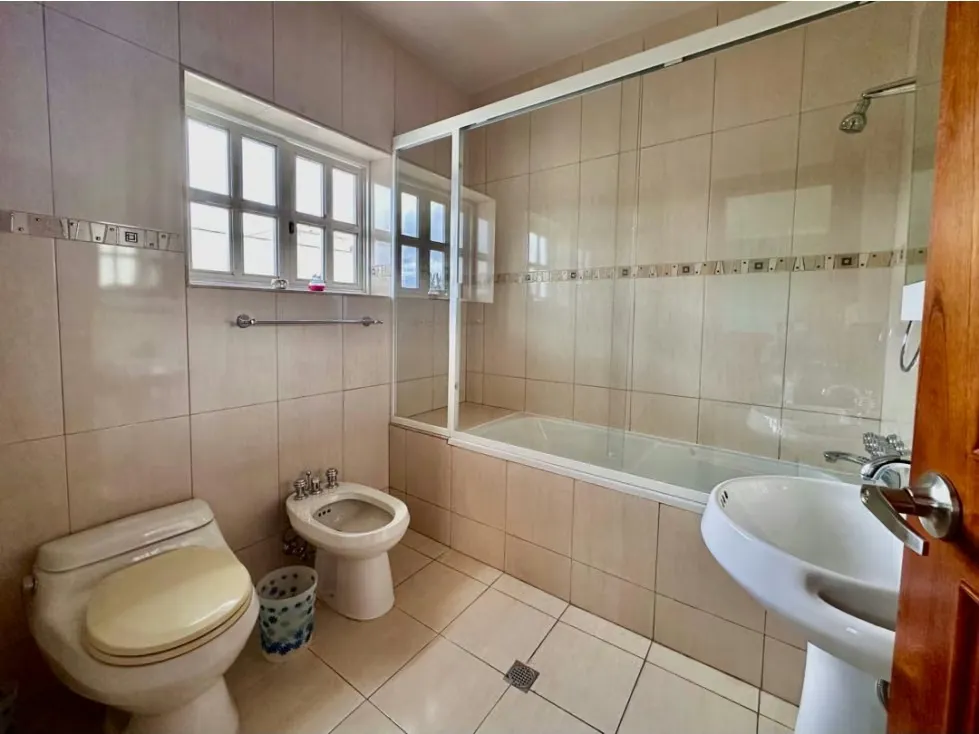 En venta casa ubicada en Colinas de Bello Monte - 62