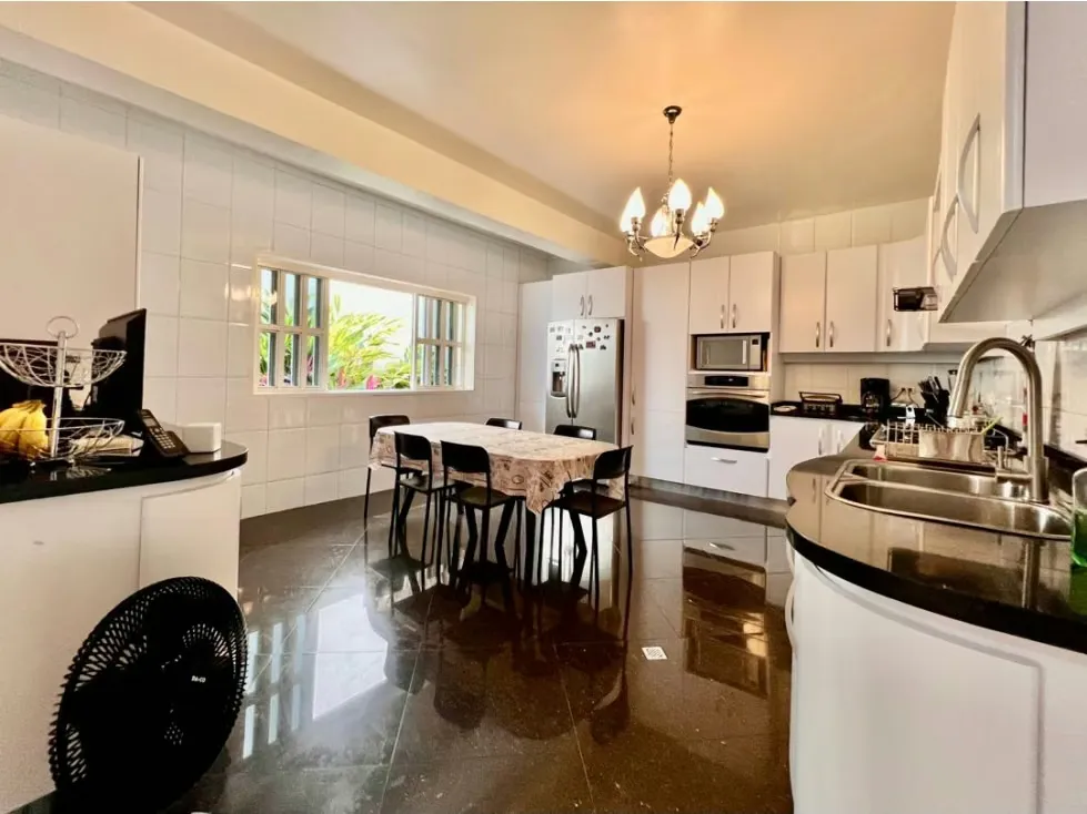 En venta casa ubicada en Colinas de Bello Monte - 75