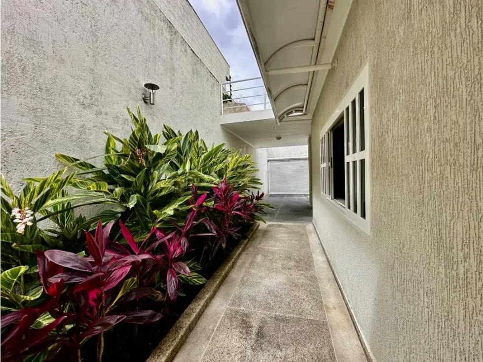 En venta casa ubicada en Colinas de Bello Monte - 79