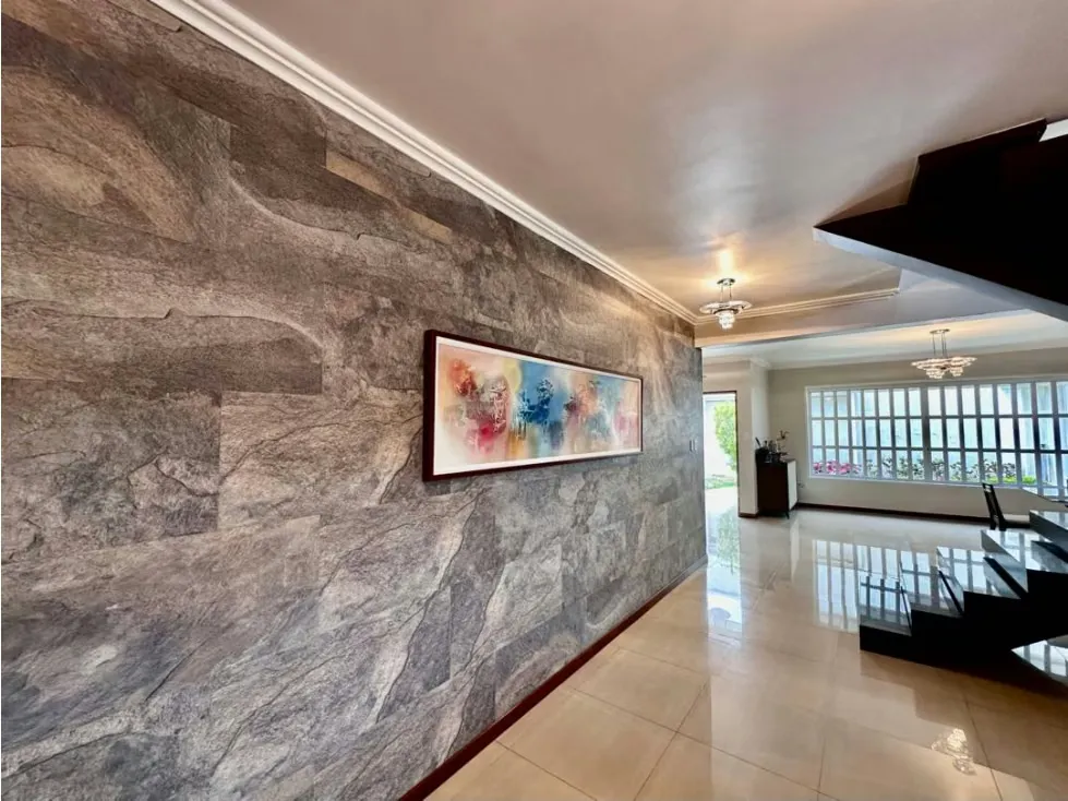 En venta casa ubicada en Colinas de Bello Monte - 94