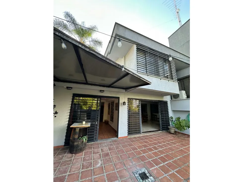 Vendo casa en calle cerrada 600m2 La Lagunita 5657 - 24