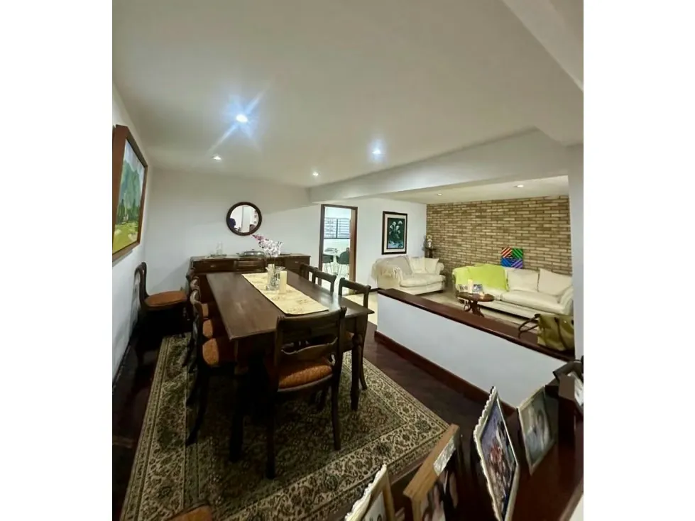 Vendo casa en calle cerrada 600m2 La Lagunita 5657 - 6