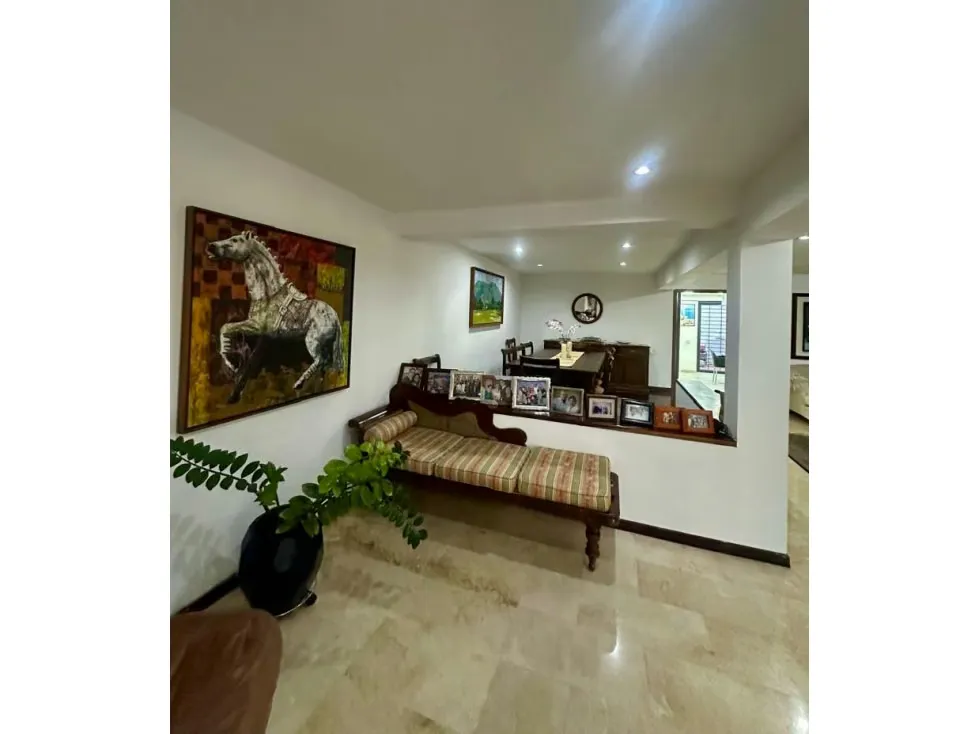 Vendo casa en calle cerrada 600m2 La Lagunita 5657 - 7