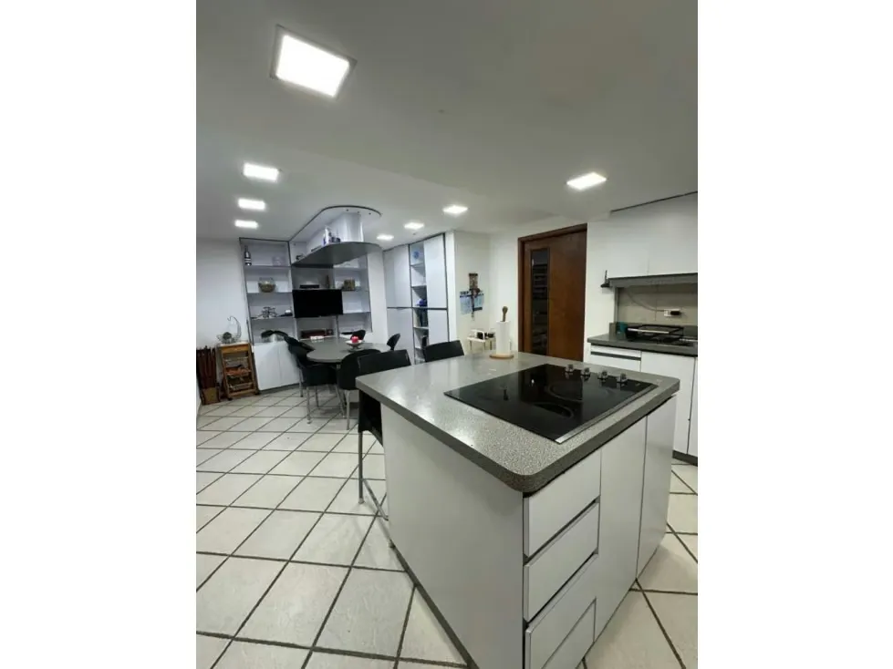 Vendo casa en calle cerrada 600m2 La Lagunita 5657 - 10