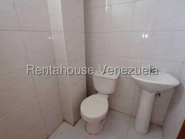 Comercial (Consultorio Medico) en Alquiler en Centro, Lara - 12