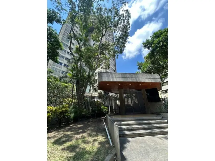 Alquilo PH duplex 400m2 Altamira 0945