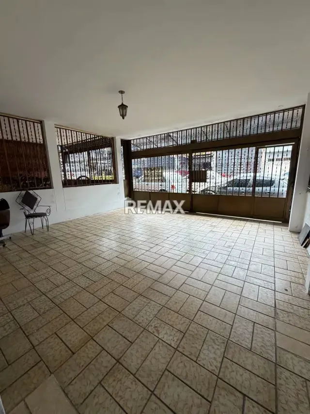 Casa Comercial en Barrio Obrero - 6