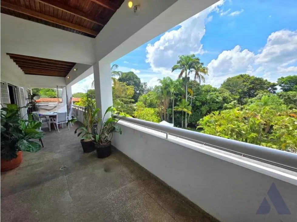 Vendo casa duplex 647m2 Country Club 4516