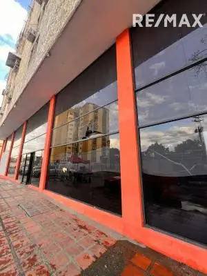 LOCAL DE 375 M2 UBICADO EN AV 5 DE JULIO EN CAGUA
