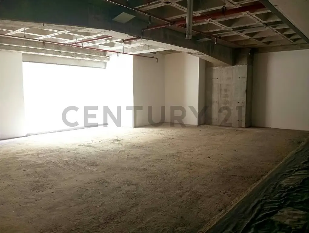 Local Comercial en Venta en Centro Empresarial La Esmeralda en Campo Alegre - 11