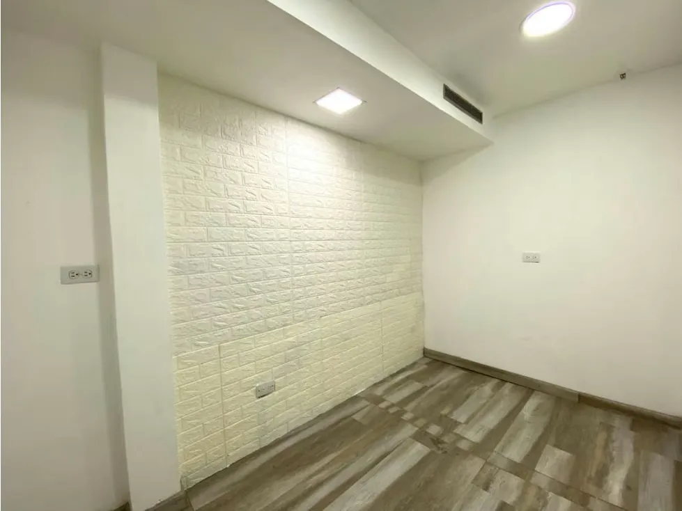 Se alquila local comercial 43m2 La Castellana 5370 - 6