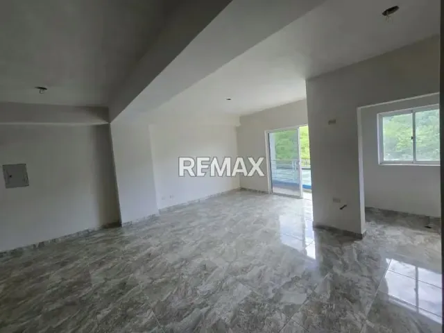 Venta Apartamento en Res. La Pedregosa - 2