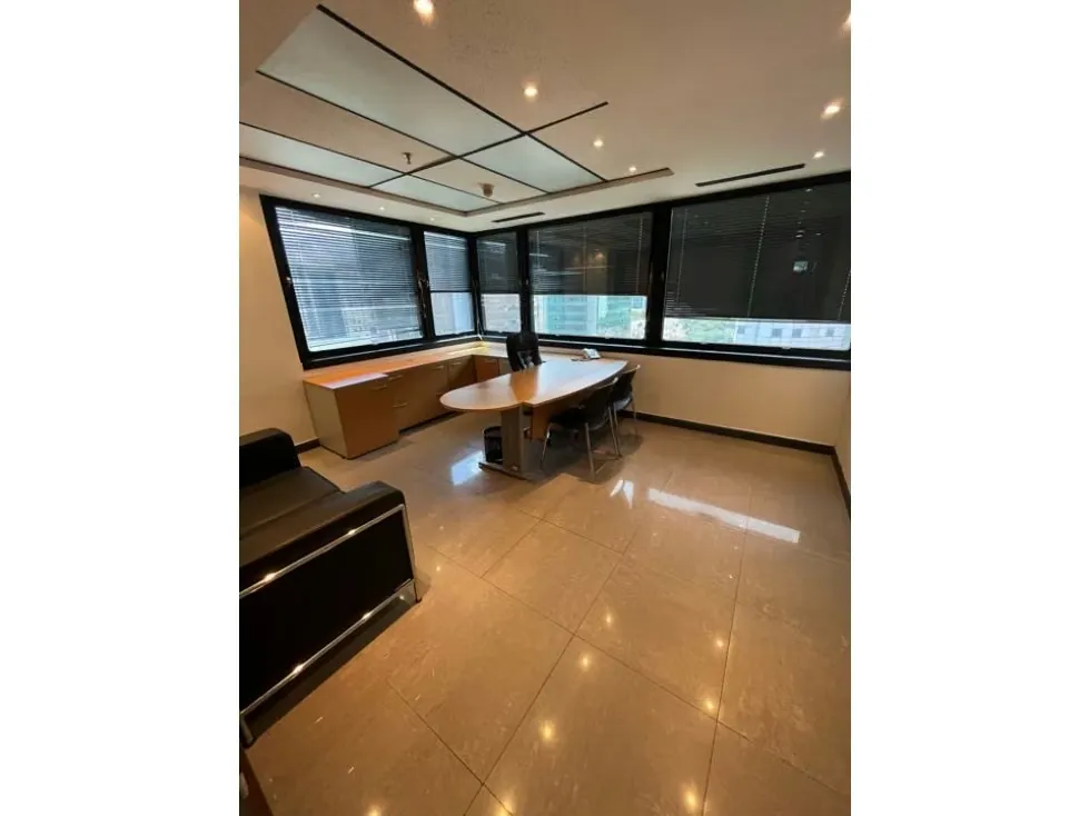 Se Vende Oficina 548m2 El Rosal 0701 - 11