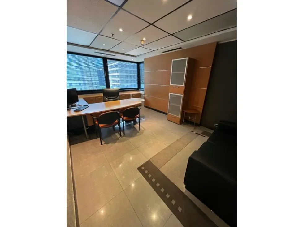 Se Vende Oficina 548m2 El Rosal 0701 - 12