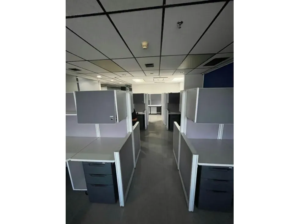 Se Vende Oficina 548m2 El Rosal 0701 - 16
