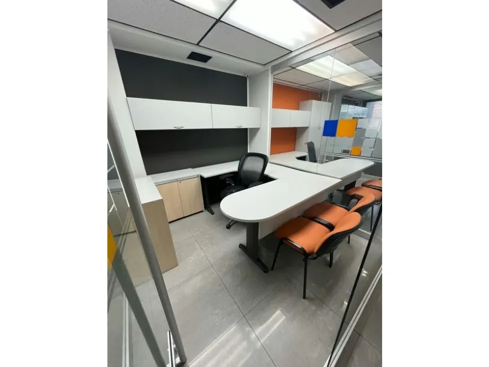 Se Vende Oficina 548m2 El Rosal 0701 - 19