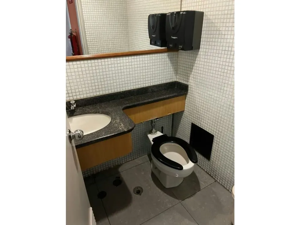 Se Vende Oficina 548m2 El Rosal 0701 - 22