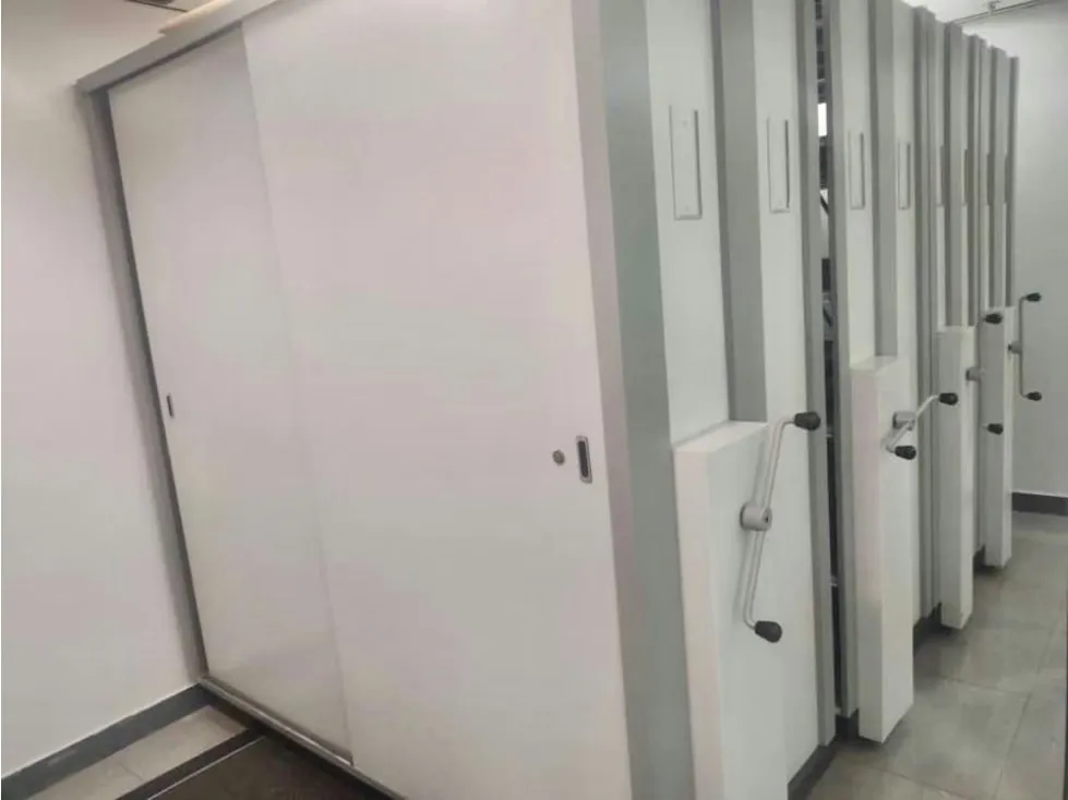 Se Vende Oficina 548m2 El Rosal 0701 - 26