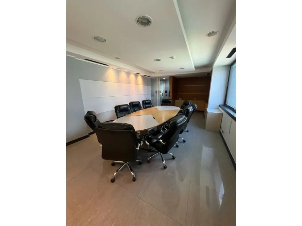 Se Vende Oficina 548m2 El Rosal 0701 - 7