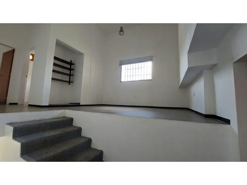 Vendo Casa en calle cerrada 1015m2Terreno Prados del Este 3165 - 15