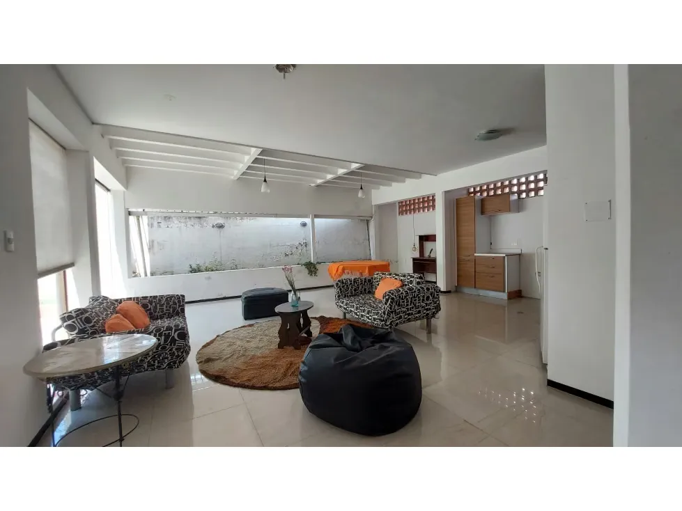 Vendo Casa en calle cerrada 1015m2Terreno Prados del Este 3165 - 20
