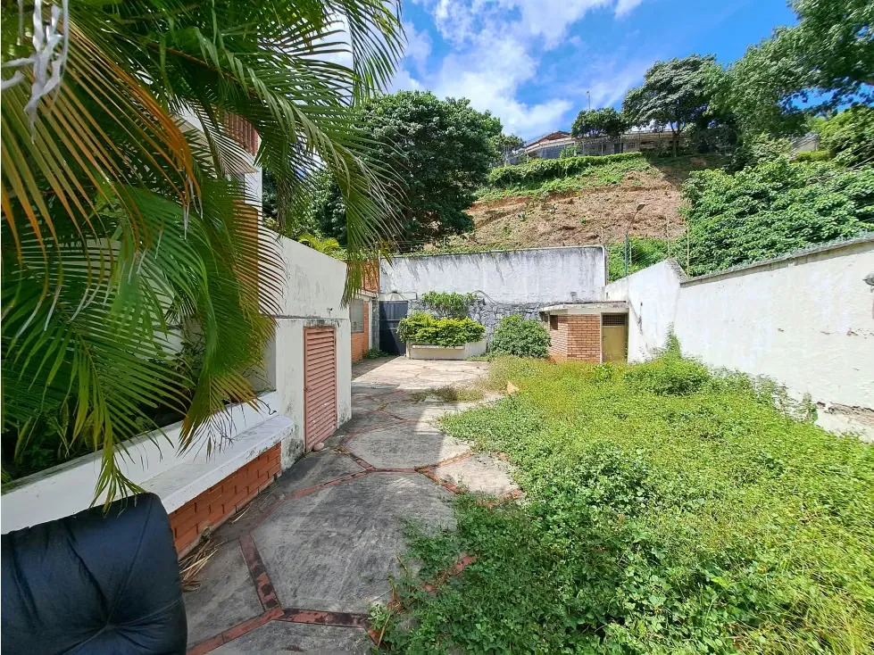Vendo Casa en calle cerrada 1015m2Terreno Prados del Este 3165 - 26