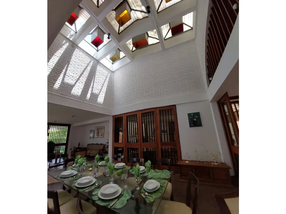 Vendo Casa en calle cerrada 1015m2Terreno Prados del Este 3165 - 4