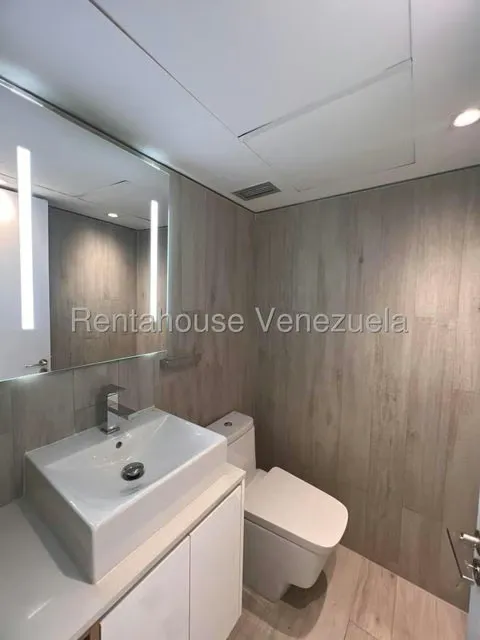 Apartamento (1 Nivel) en Alquiler en Campo Alegre, Distrito Metropolitano - 12