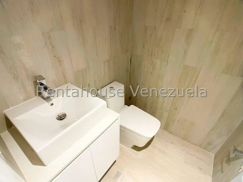 Apartamento (1 Nivel) en Alquiler en Campo Alegre, Distrito Metropolitano - 17