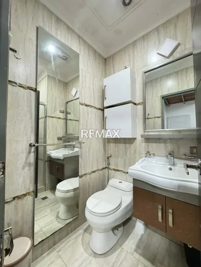 En Venta Amplia Casa en Valle de Oro, San Diego - 11