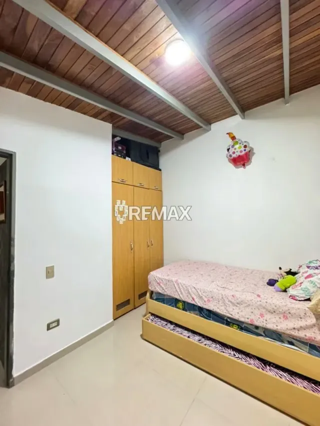 En Venta Amplia Casa en Valle de Oro, San Diego - 8