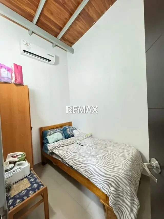 En Venta Amplia Casa en Valle de Oro, San Diego - 10