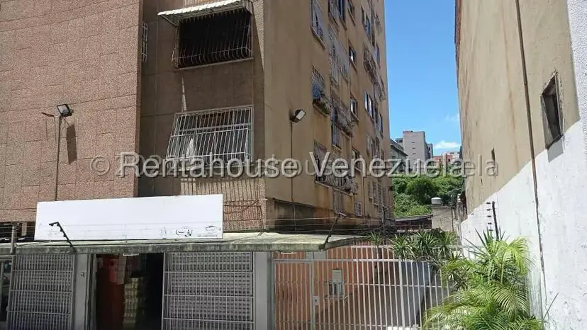Apartamento (1 Nivel) en Alquiler en Los Dos Caminos, Distrito Metropolitano