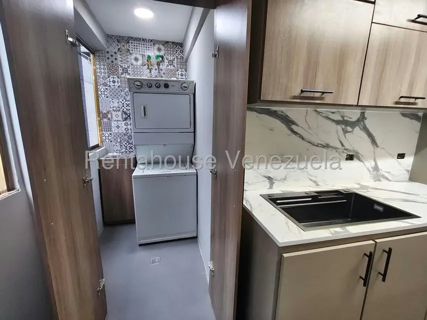 Apartamento (1 Nivel) en Alquiler en Los Dos Caminos, Distrito Metropolitano - 18