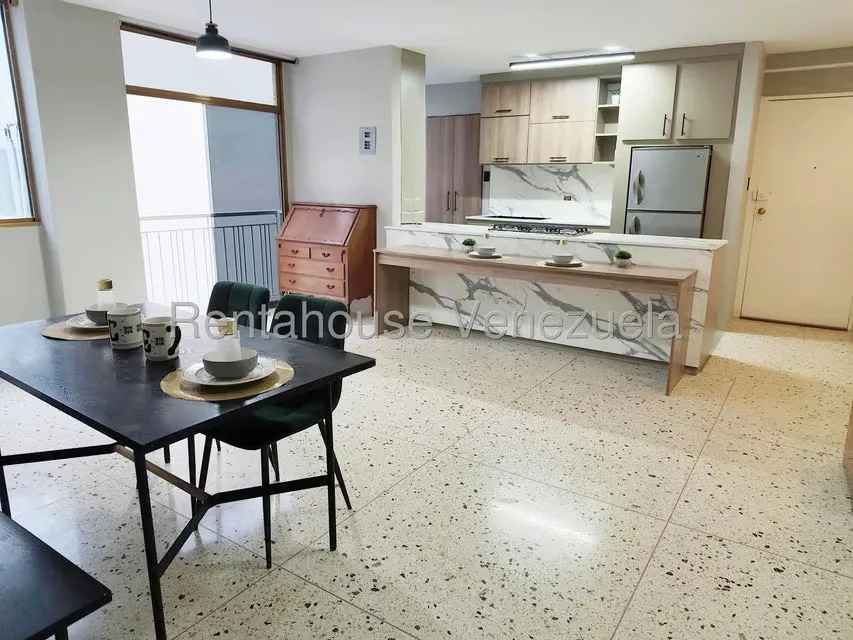 Apartamento (1 Nivel) en Alquiler en Los Dos Caminos, Distrito Metropolitano - 24