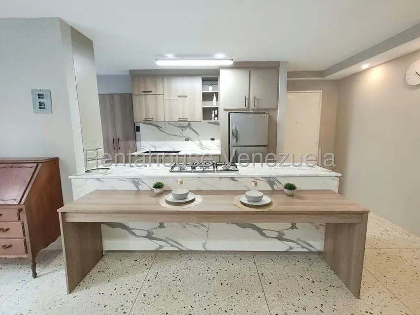 Apartamento (1 Nivel) en Alquiler en Los Dos Caminos, Distrito Metropolitano - 26
