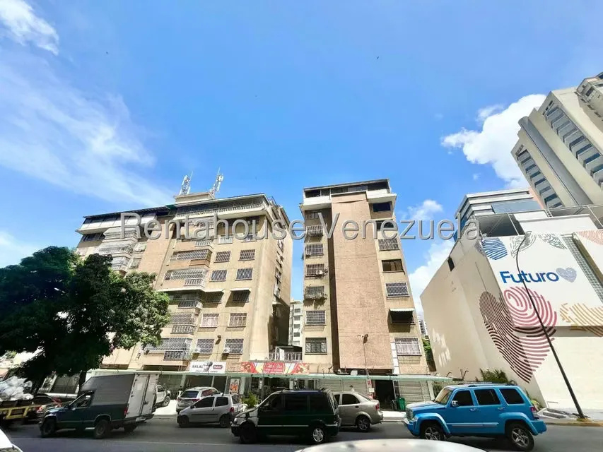 Apartamento (1 Nivel) en Alquiler en Los Dos Caminos, Distrito Metropolitano - 40