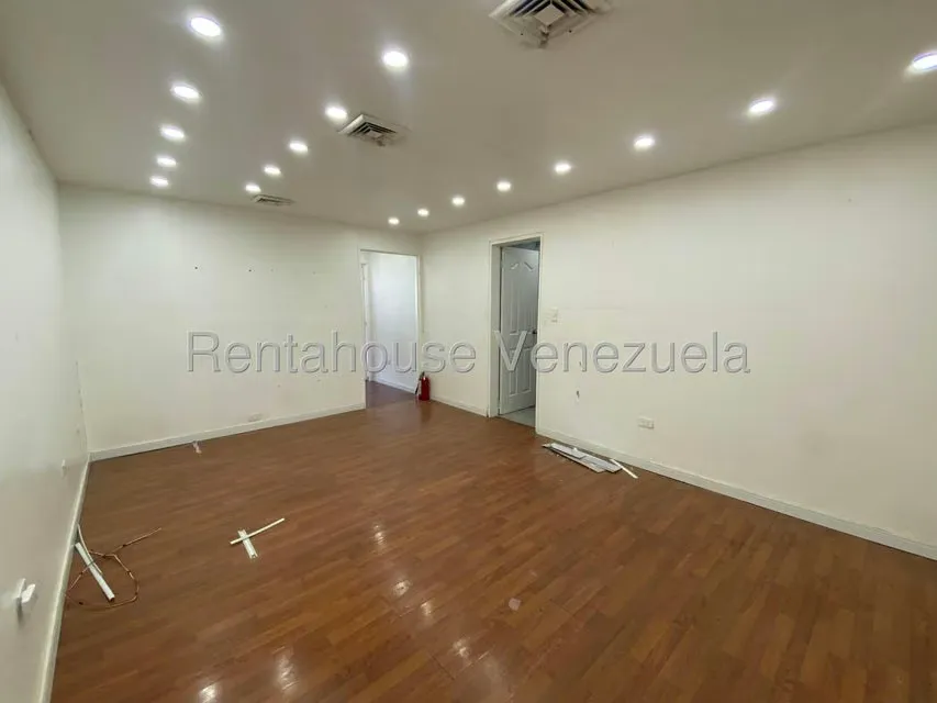 Local Comercial en Alquiler en El Rosal, Distrito Metropolitano