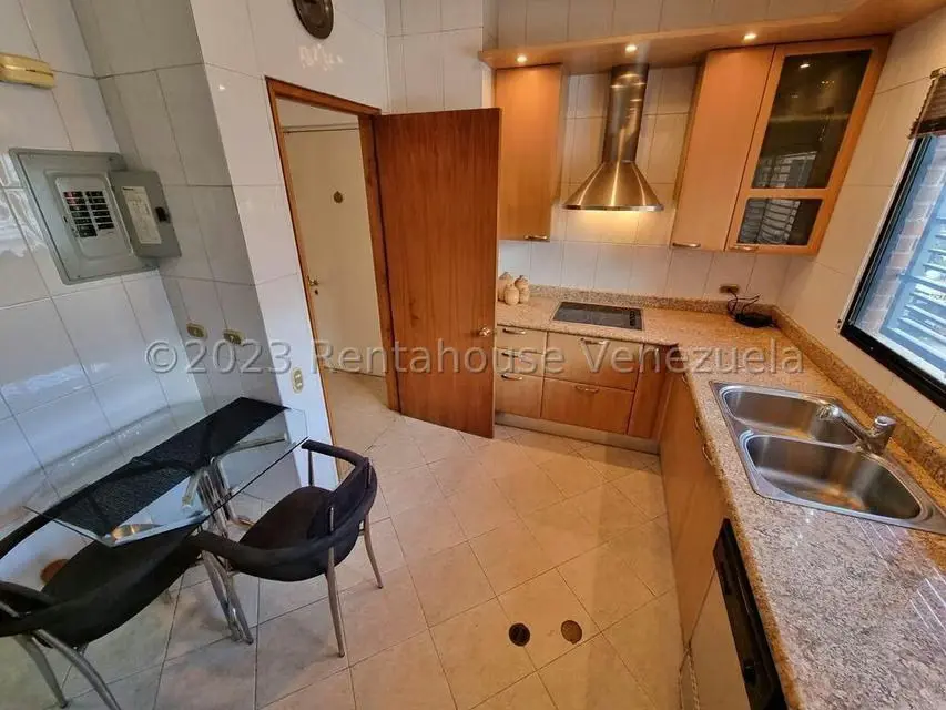 Apartamento (1 Nivel) en Venta en Campo Alegre, Distrito Metropolitano - 8