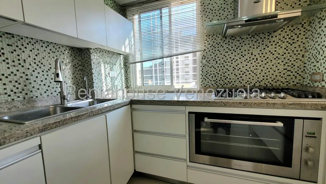 Apartamento (1 Nivel) en Alquiler en Ciudad Roca, Lara - 13