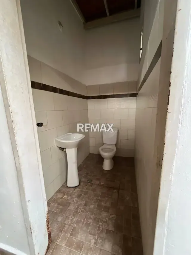 Disponible para la venta casa ampliada en Urb lomas de santa Sofía - 9