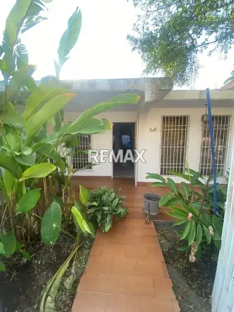 Casa en Venta en exclusiva esta propiedad ubicada estratégicamente en una zona céntrica y tranquila, ideal para quienes buscan comodidad y seguridad en Cabudare